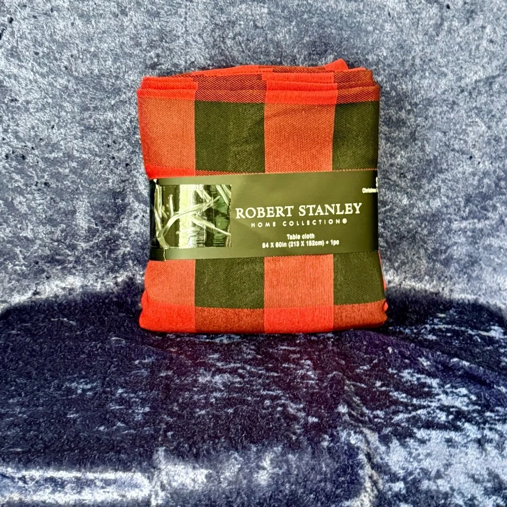 Robert Stanley Home‎ Collection Tablecloth Black & Red Buffalo Check 84